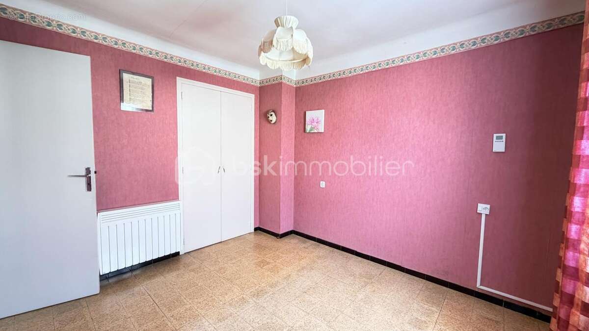 Maison à PEZILLA-LA-RIVIERE