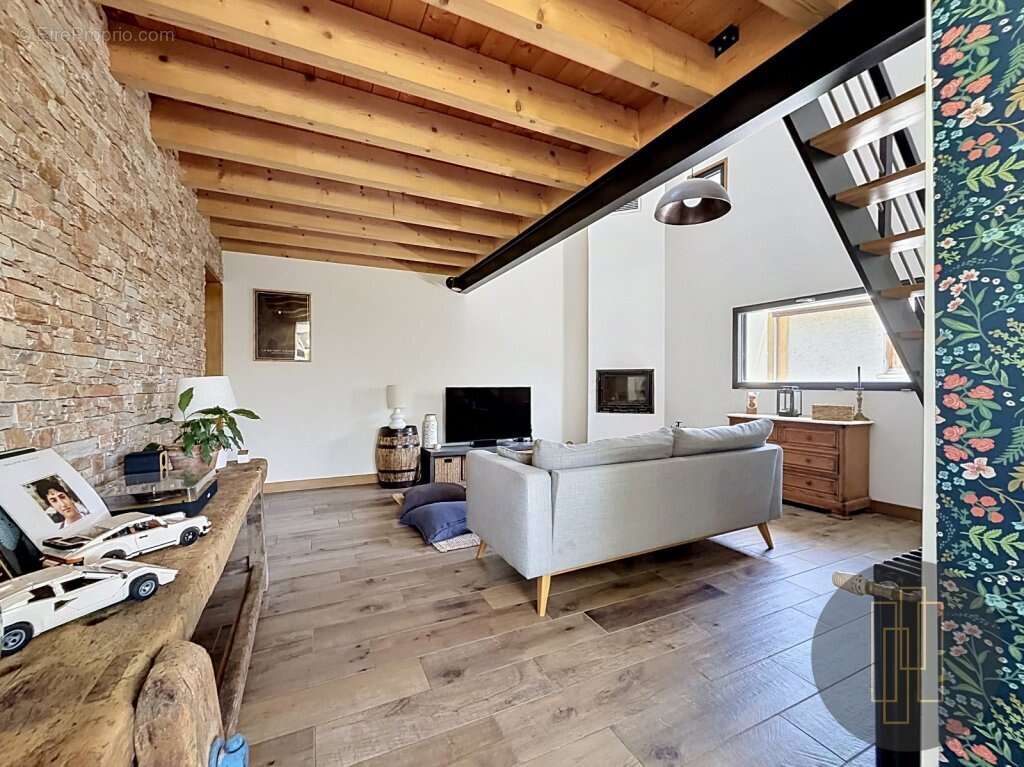 Maison à REYRIEUX