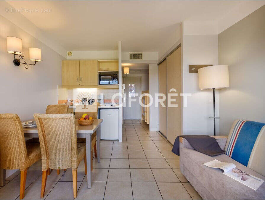 Appartement à SAINT-LAURENT-DU-VAR