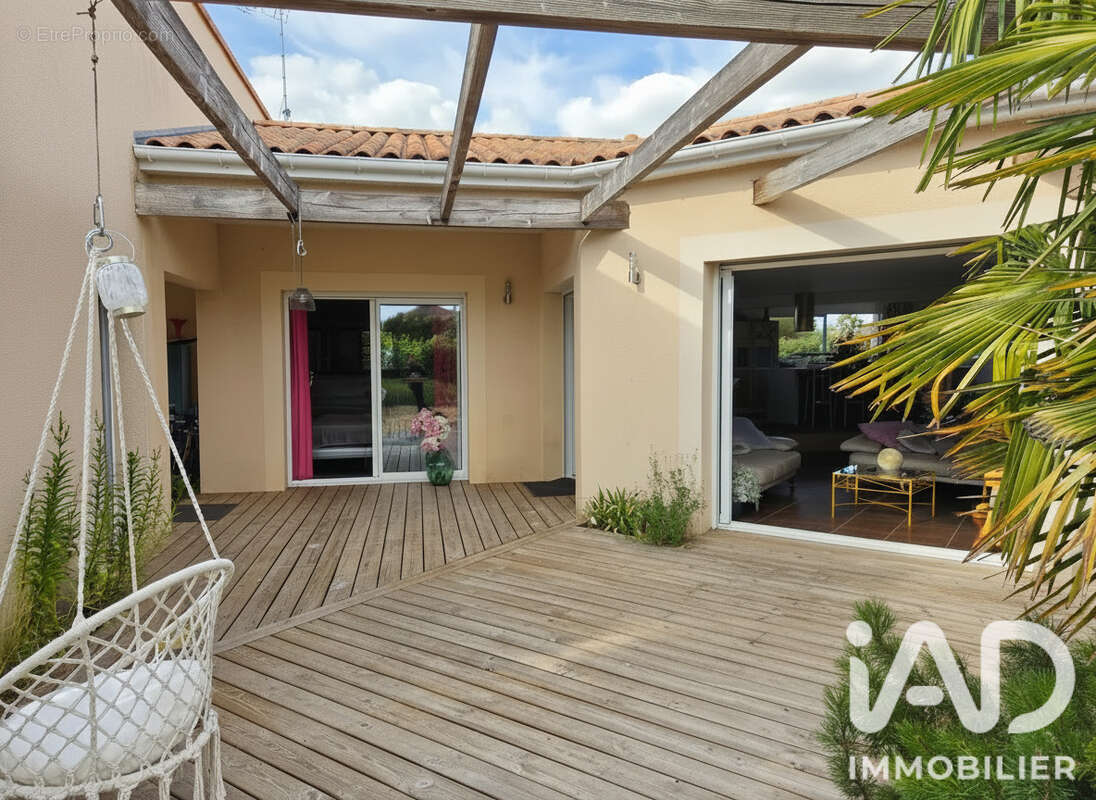 Maison 150 m² à Mornac  - photo 4