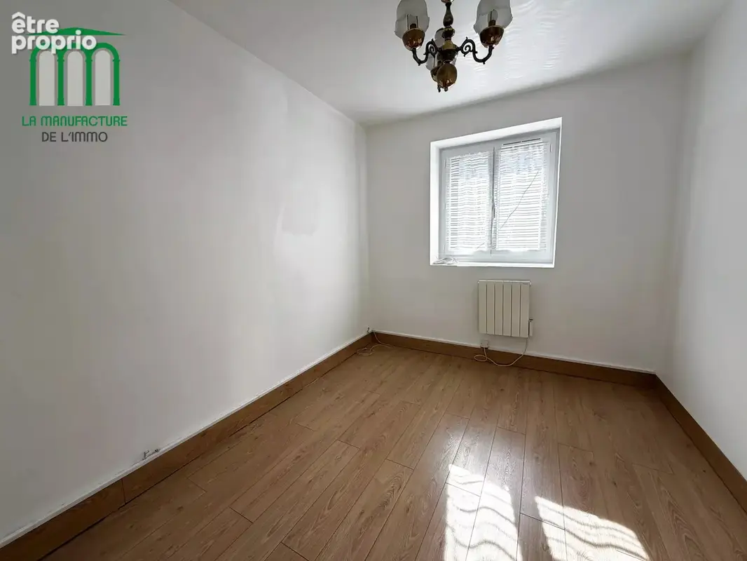 Appartement F3 - 72,58M2 - 2 Caves - Garage - Saint-Etienne/ Bergson - La Terrasse - photo 8
