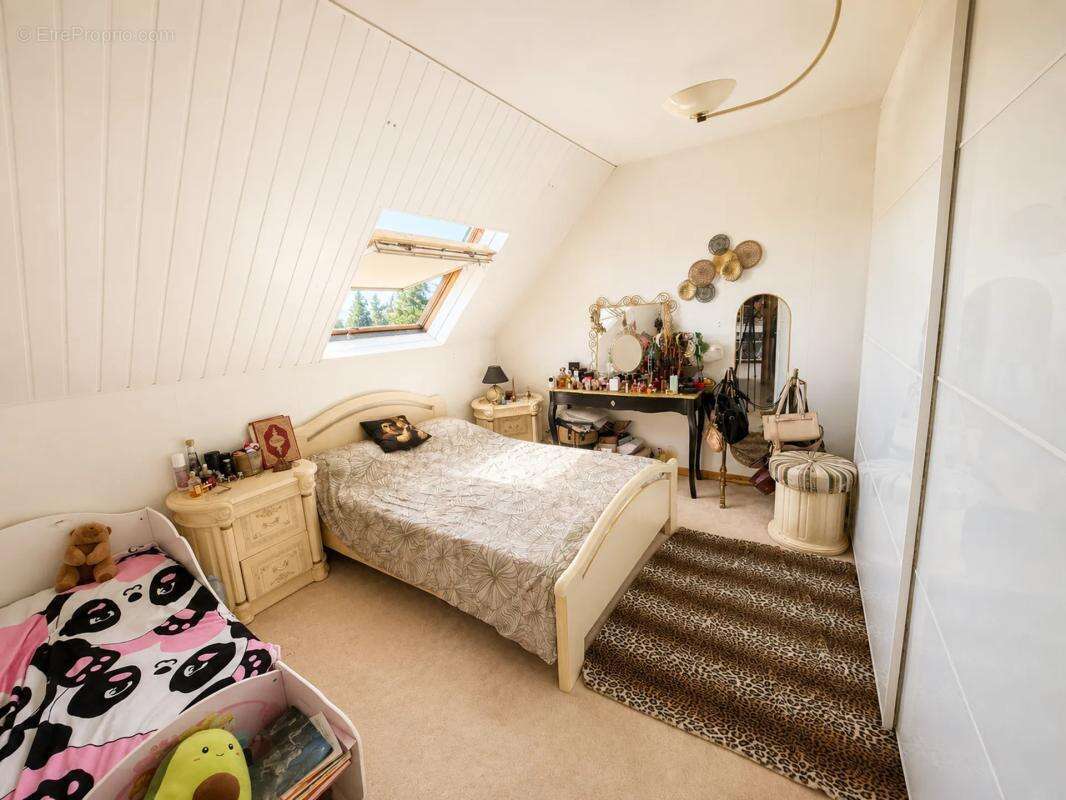 Maison familiale 5 pièces - 105 m² – Fort potentiel à rénover - photo 7