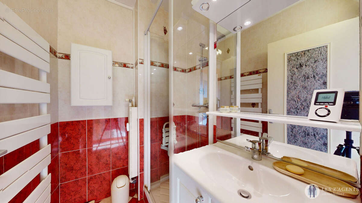 Appartement à LE PONT-DE-CLAIX