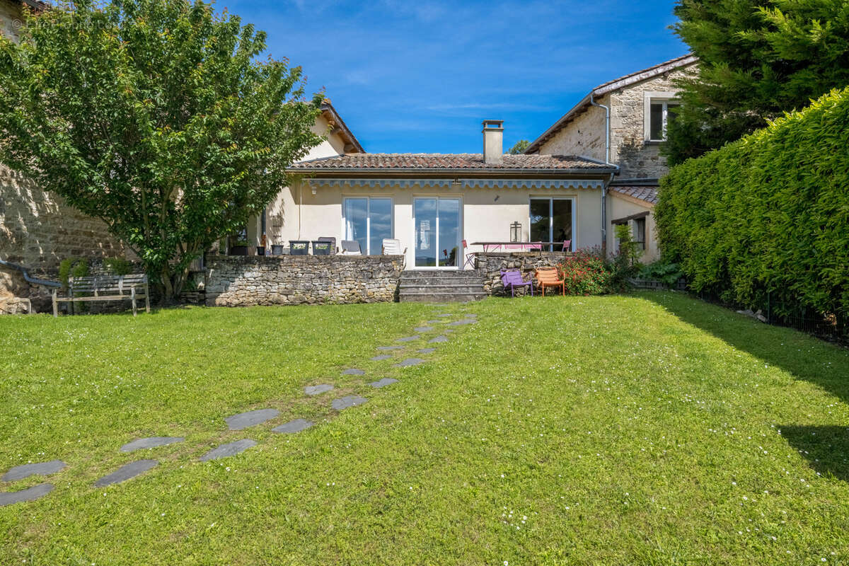 Beaujolais Pierres dorées, Propriété, 350 m2 hab., 5 chambres, terrain 1996 m2, vue magnifique - photo 13