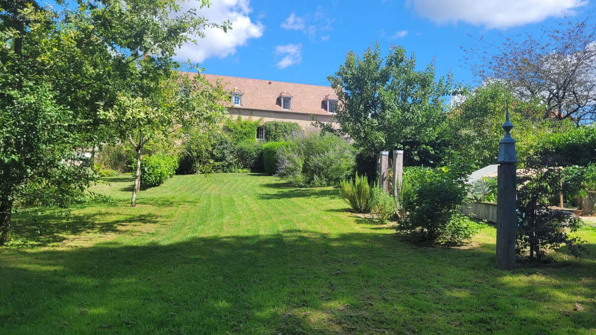 Maison à CHAMPVERT