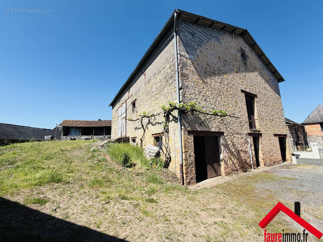 Maison à VARS-SUR-ROSEIX