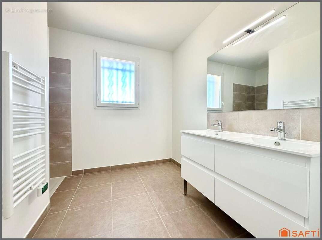 Photo 3 - Maison à TAVEL