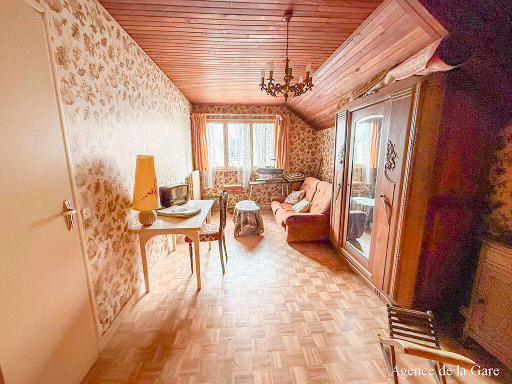 Maison à SARTROUVILLE