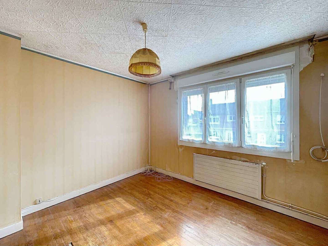 Maison à DOUCHY-LES-MINES