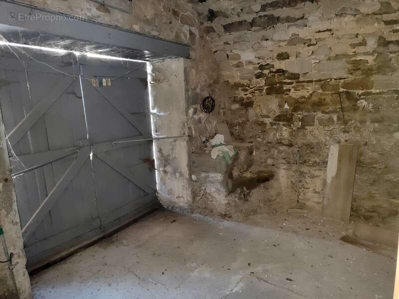 Maison à LA TOUR-SUR-ORB