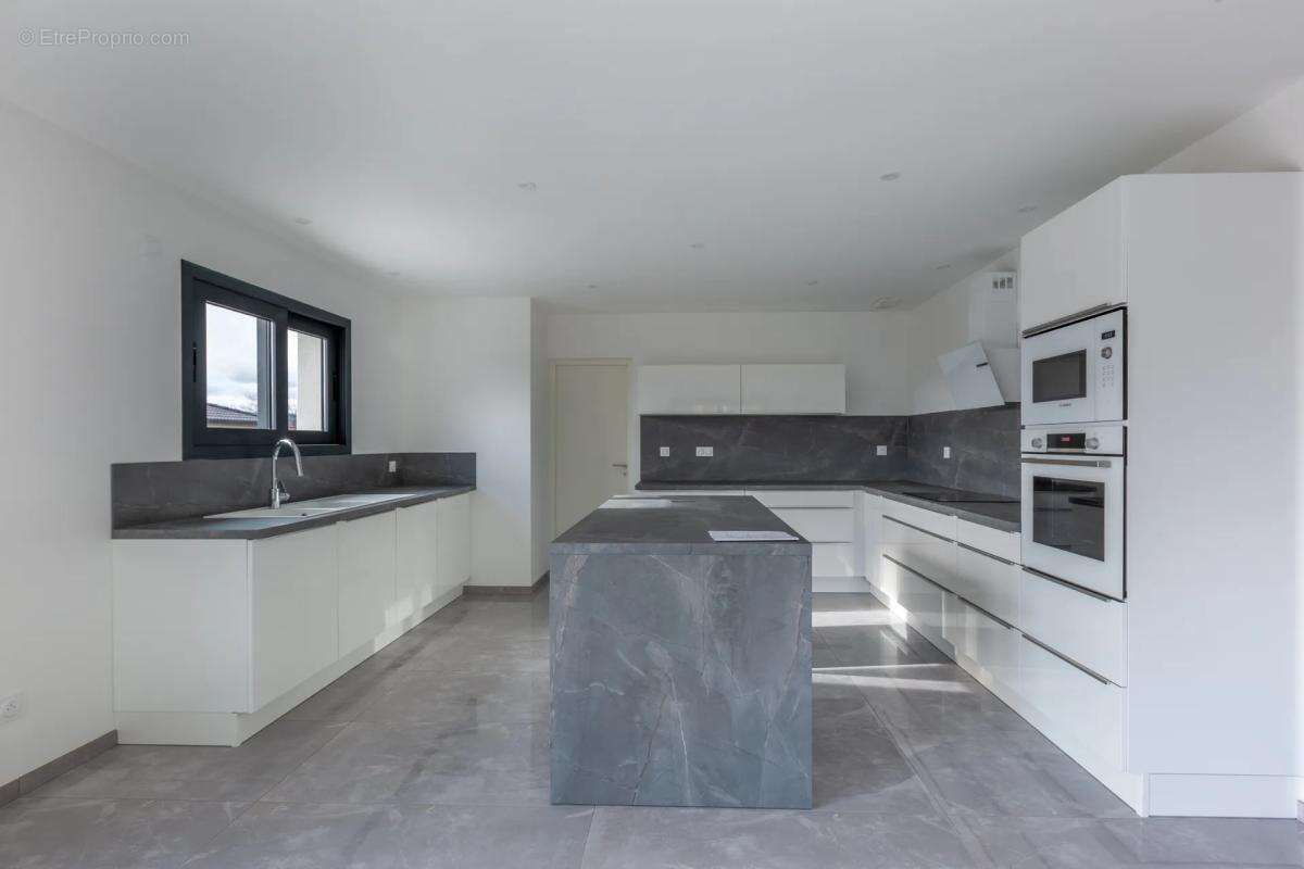 Maison à BOURGOIN-JALLIEU