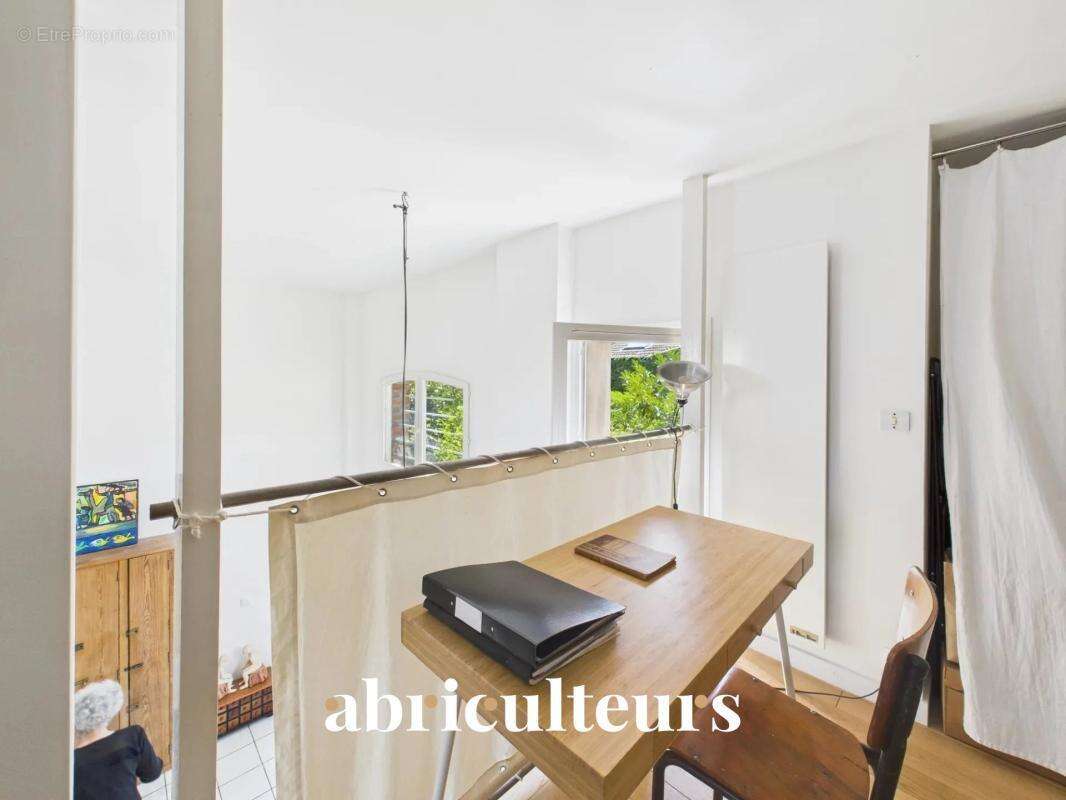 Duplex de caractère avec extérieur et beaux volumes en vente en vente à Les Lilas (93260) - photo 6