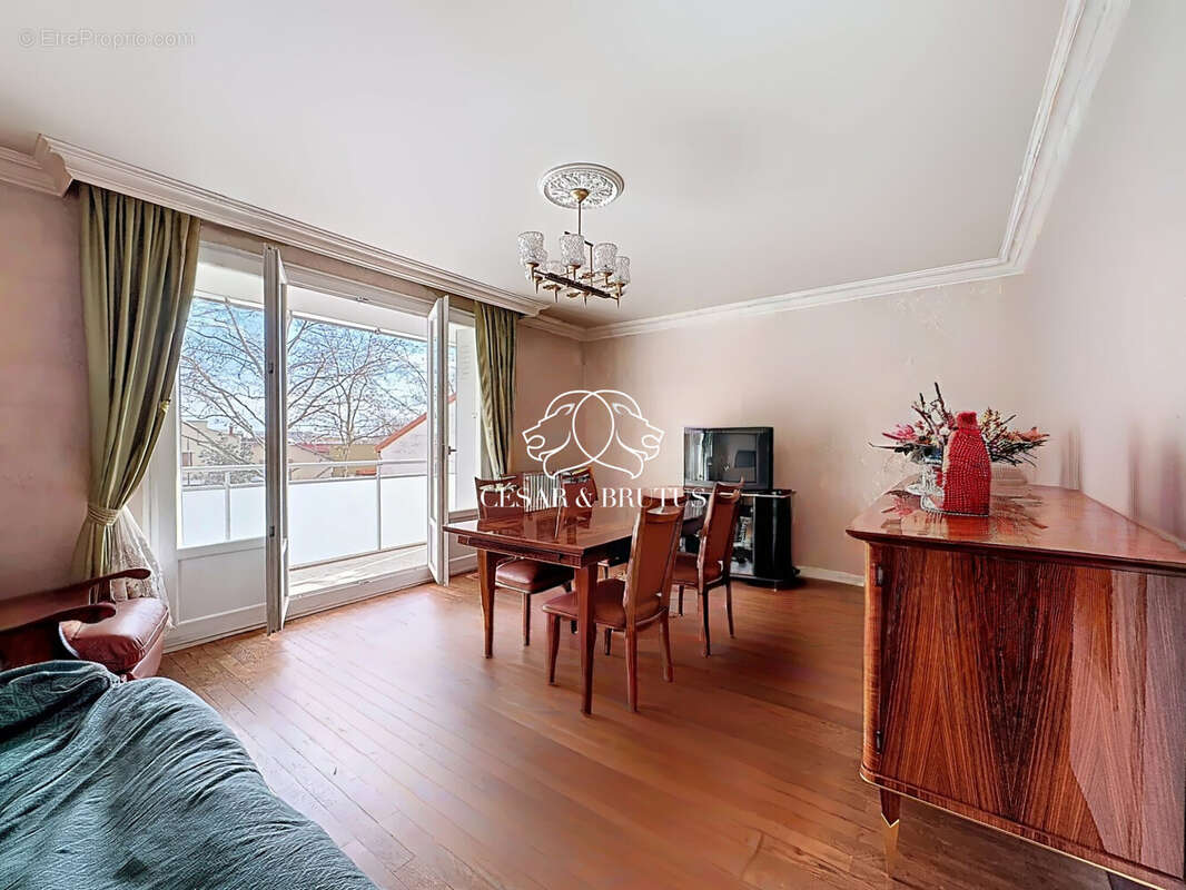 Appartement à VENISSIEUX