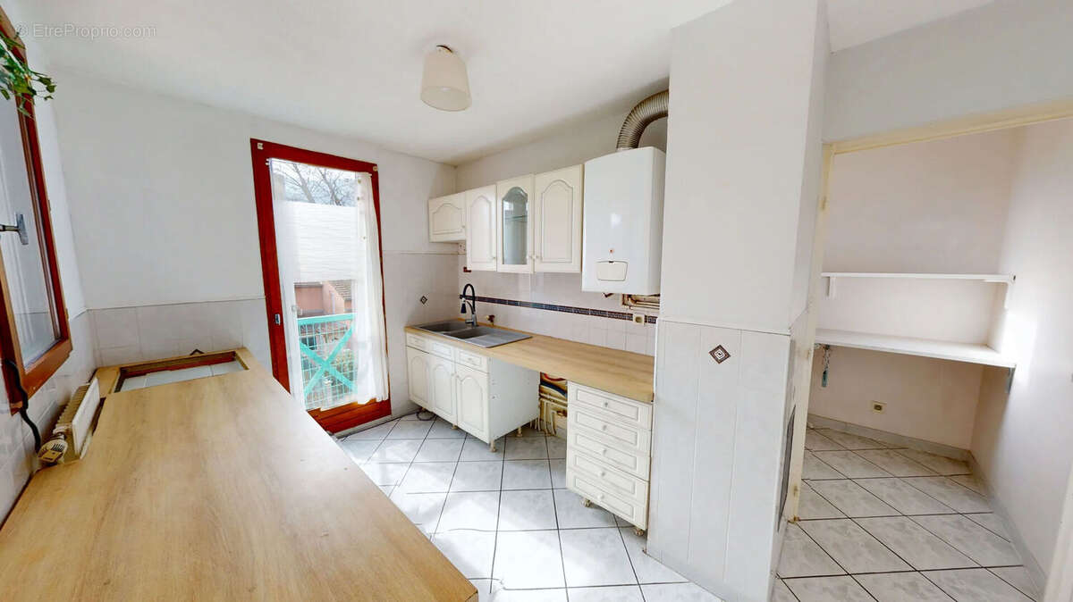 Appartement à LE PONT-DE-CLAIX