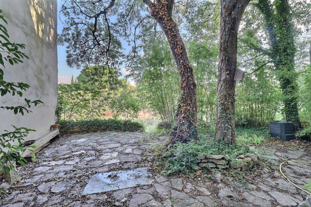 Maison à SAINT-BAUZILLE-DE-MONTMEL