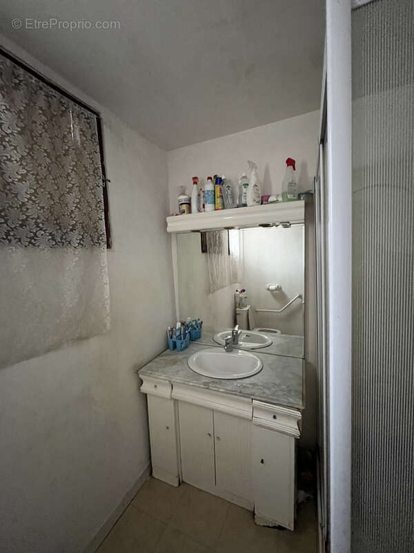 Appartement à MARSEILLE-3E