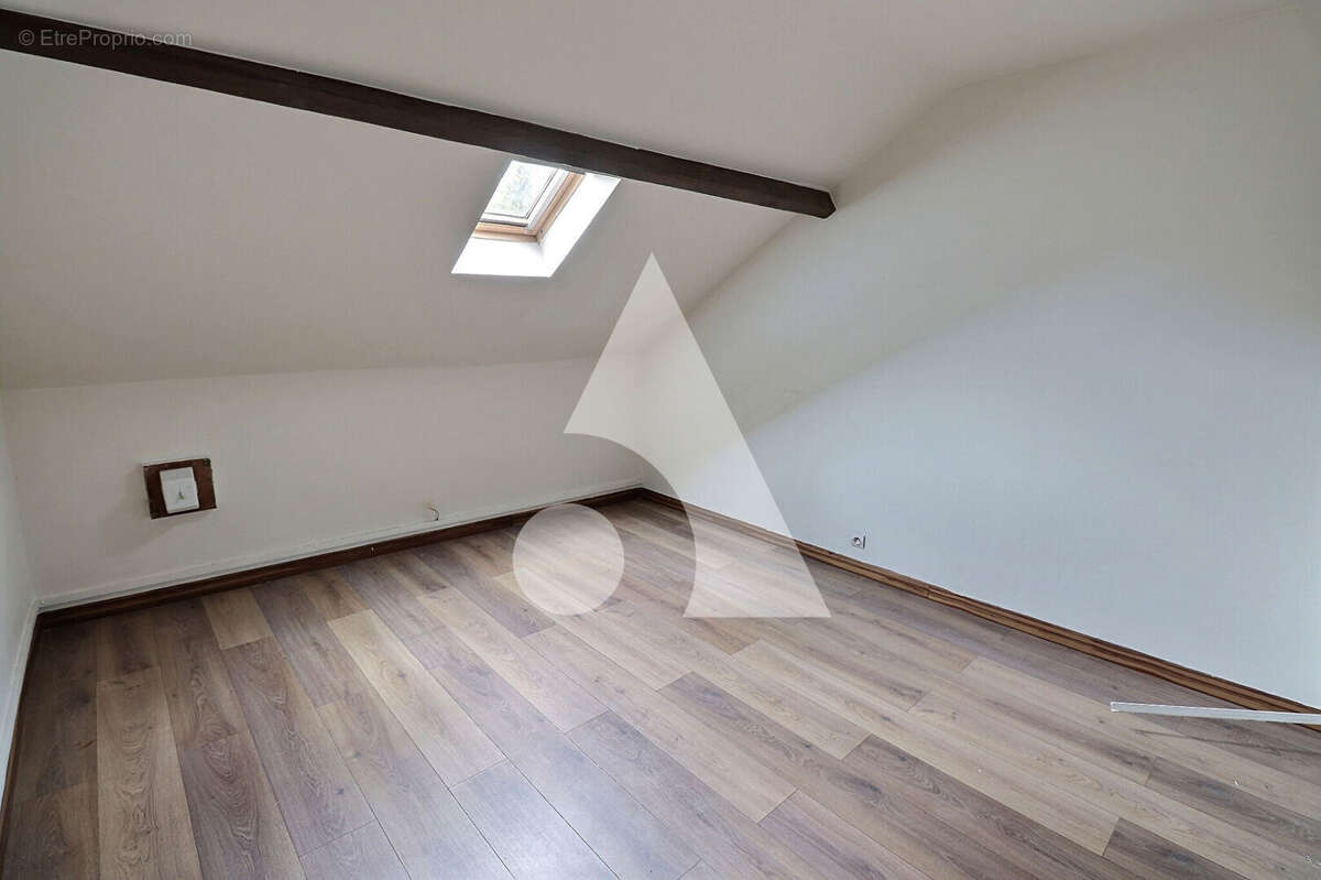 Maison à MERY-SUR-OISE