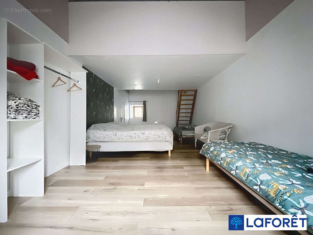 Maison à IS-SUR-TILLE