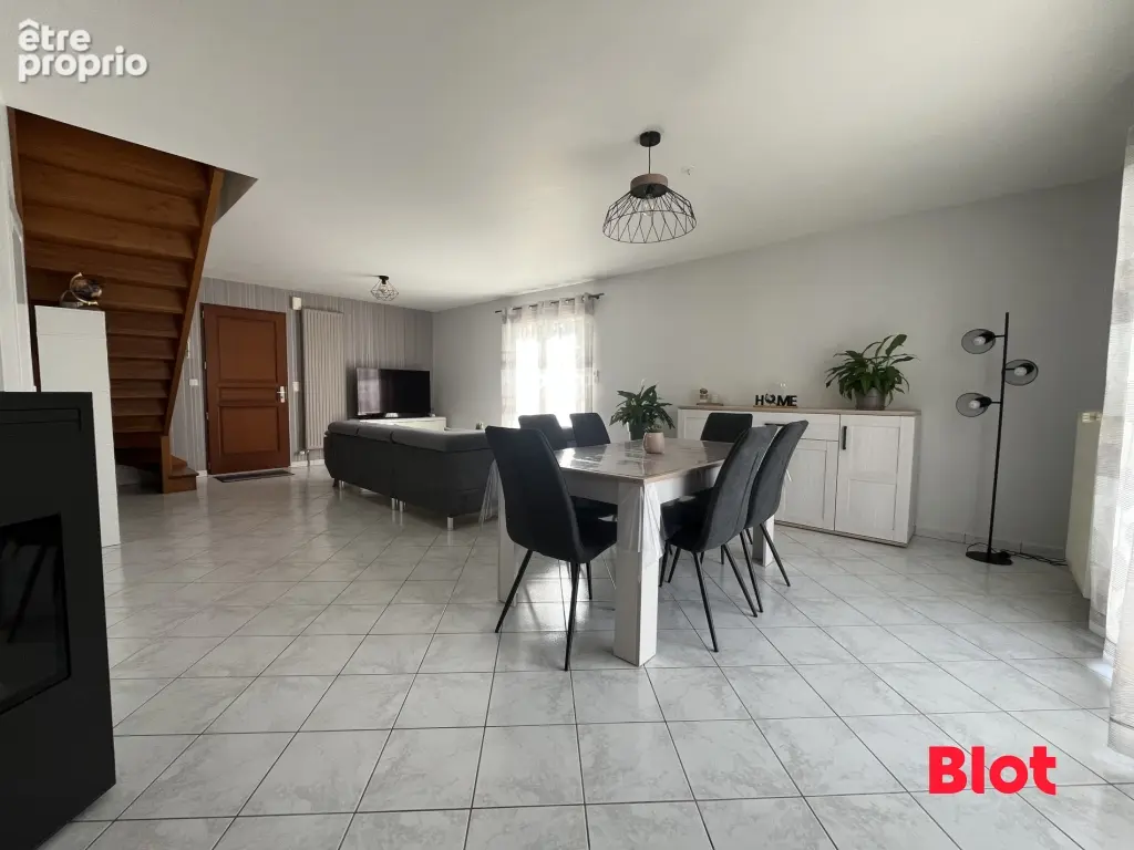 Maison 5 pièces 135 m² à vendre à Breal-Sous-Vitre (35370) - photo 2