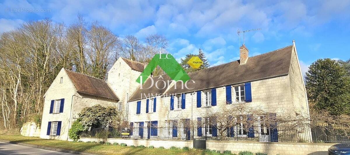 Maison à VALLANGOUJARD