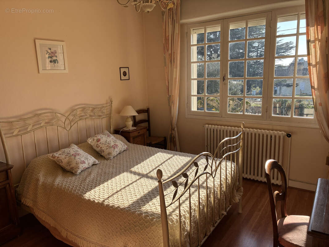 Maison à SAINT-MAGNE-DE-CASTILLON