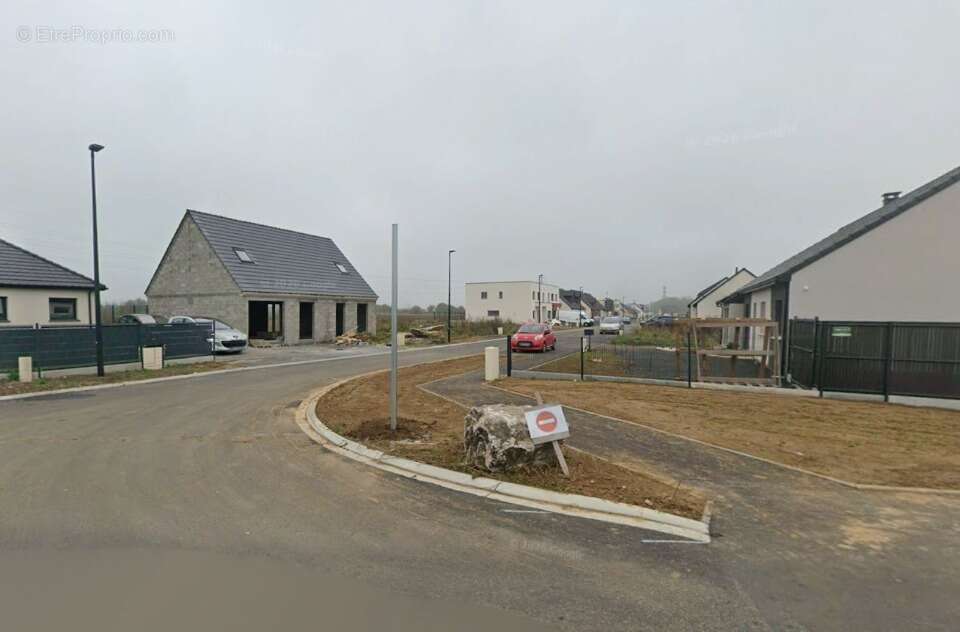 Terrain à MONTIGNY-EN-GOHELLE