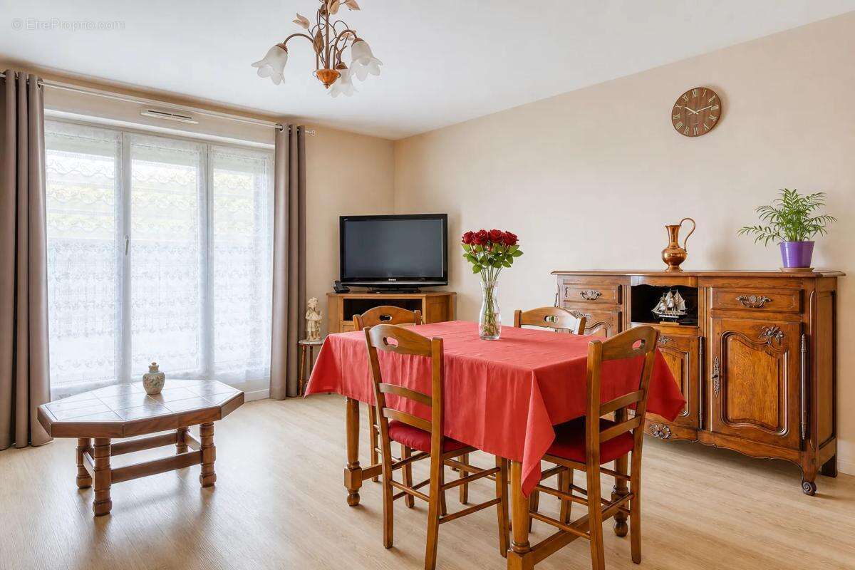 Appartement à VAL-DE-REUIL