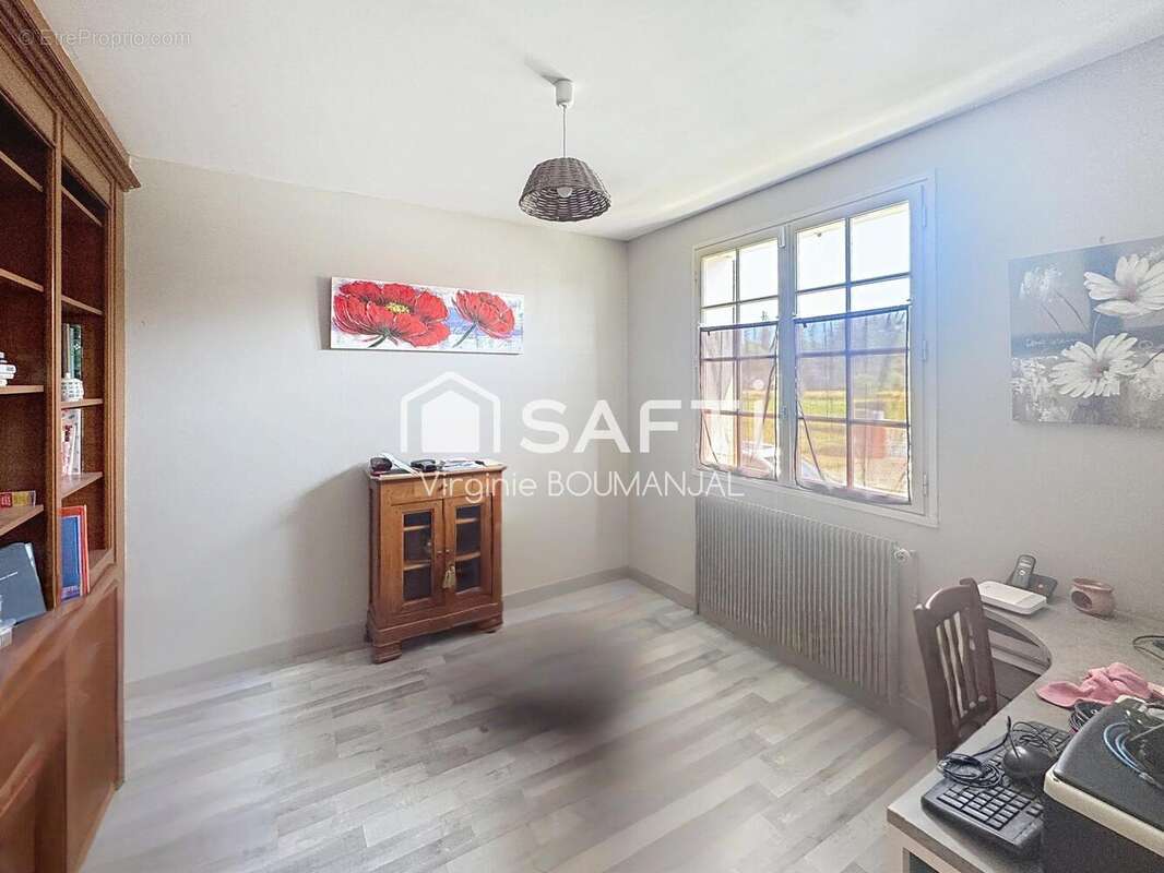 Photo 8