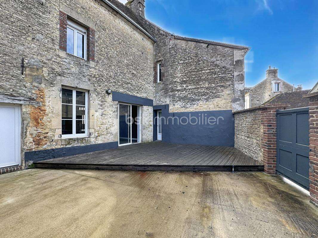 Maison à LE BOURG-SAINT-LEONARD