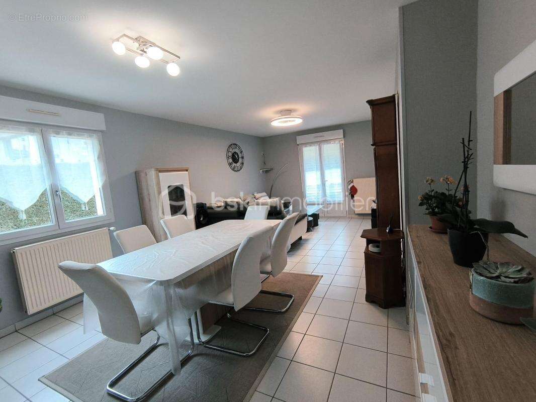 Maison à LA CHAPELLE-DE-GUINCHAY