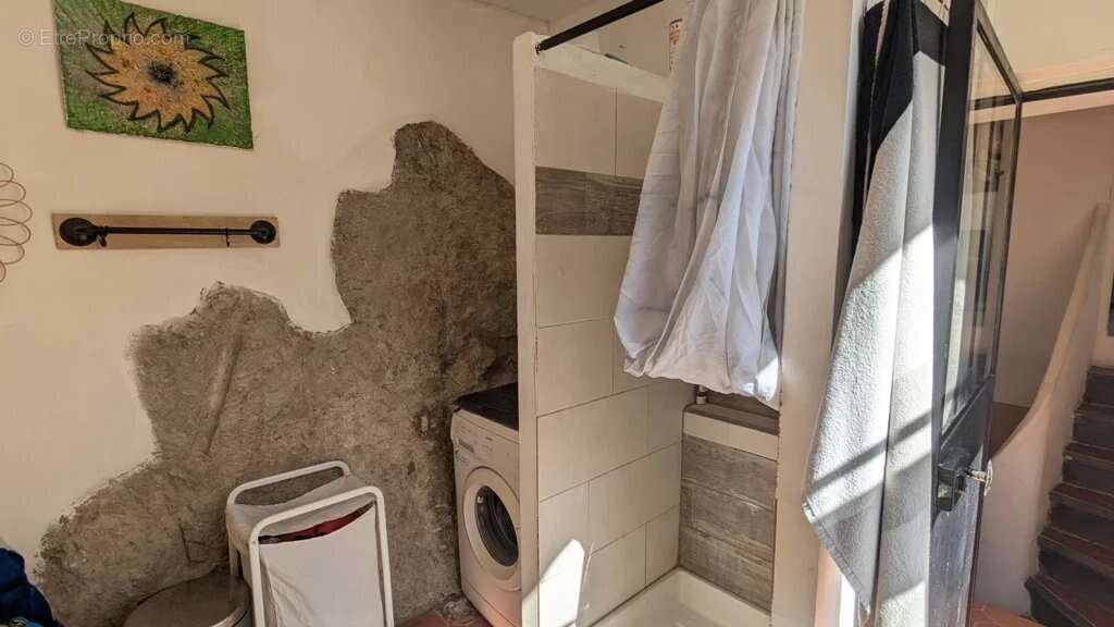 Appartement à ENTRECASTEAUX