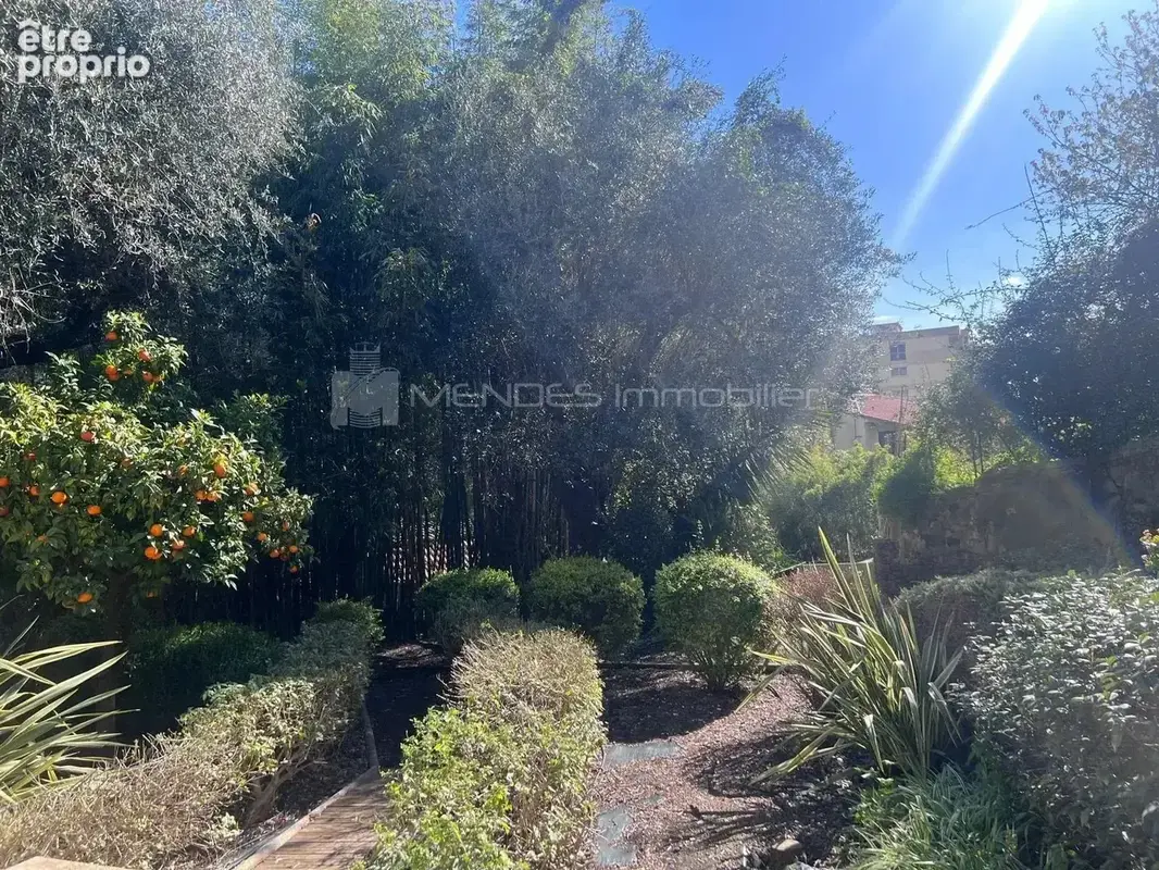A vendre 3 pieces de 86m² a menton cave et parking - photo 2
