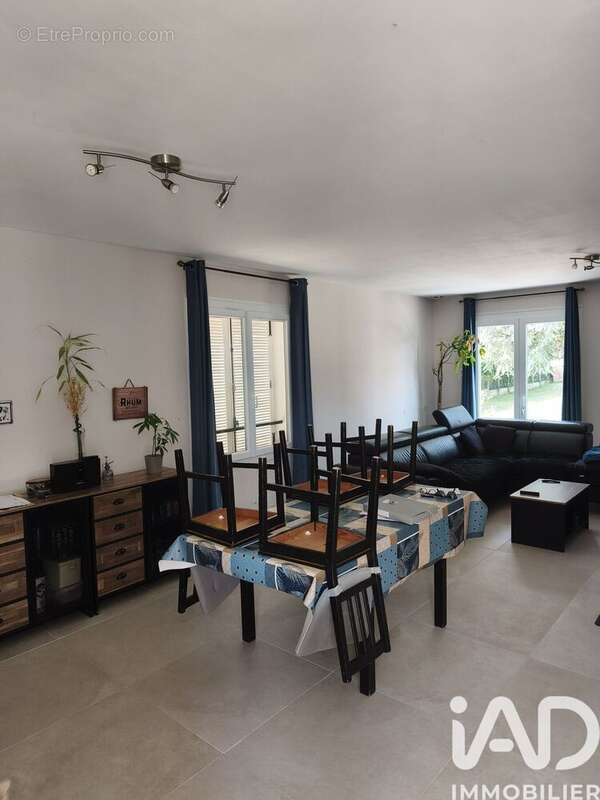 Photo 2 - Maison à TRUYES
