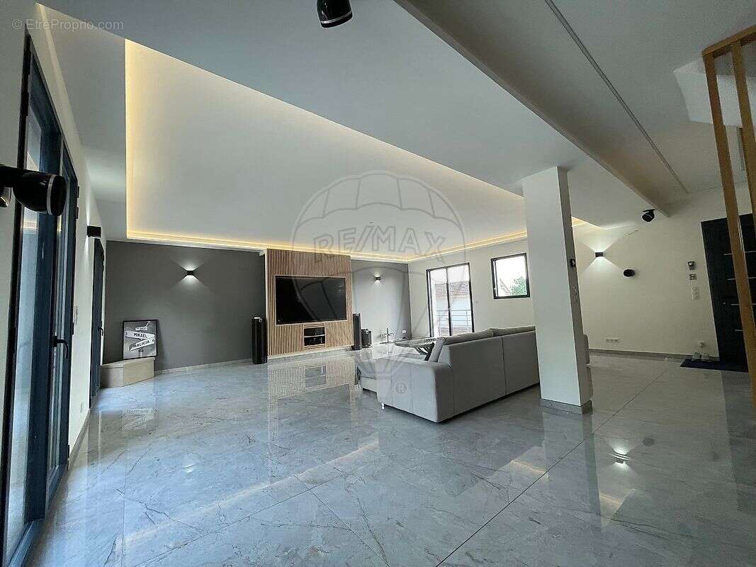 Maison à VAUX-SUR-SEINE