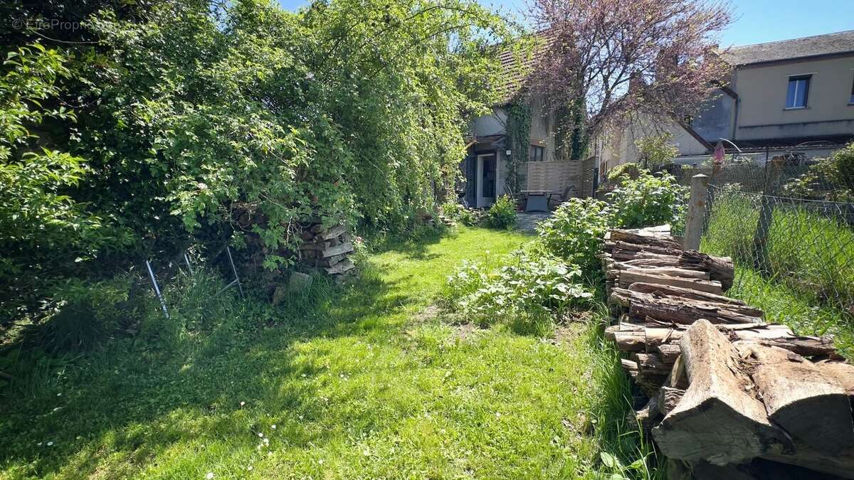 Maison à GENOUILLAC