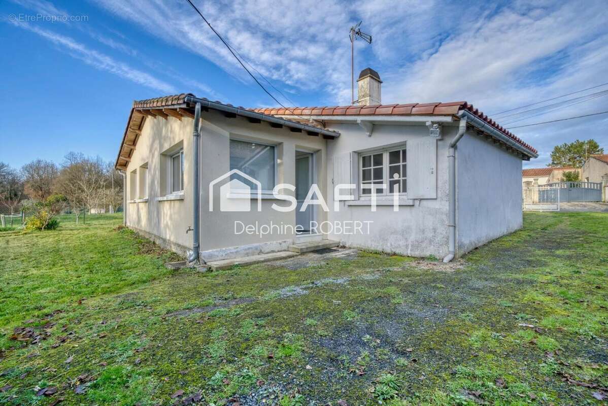 Maison 100 m² à Le Douhet  - photo 7