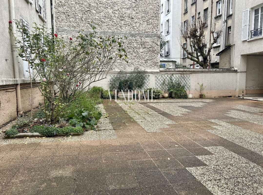 Appartement à CHARENTON-LE-PONT