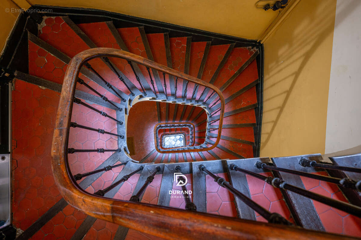 Commerce à MARSEILLE-6E