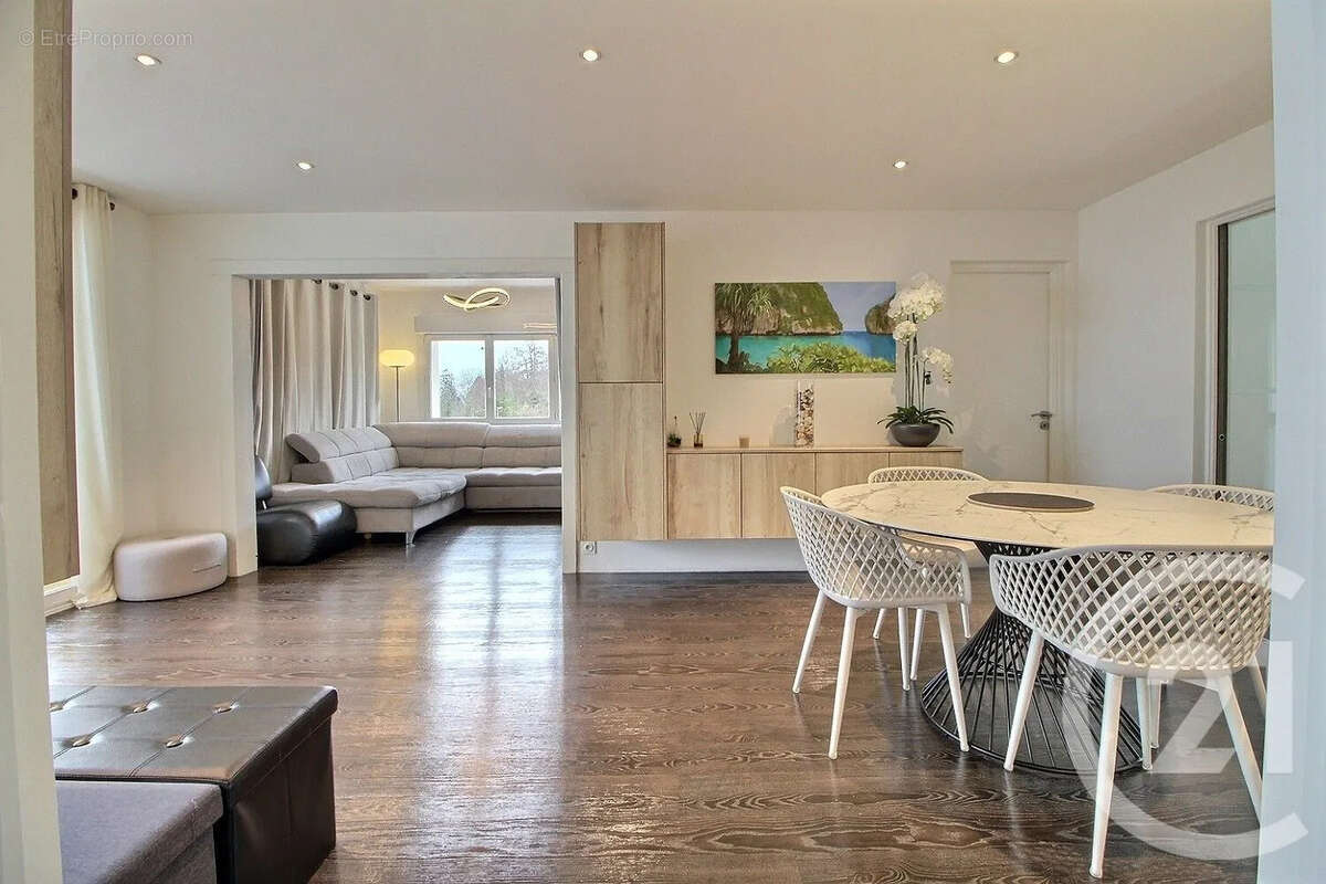 Appartement à EVIAN-LES-BAINS