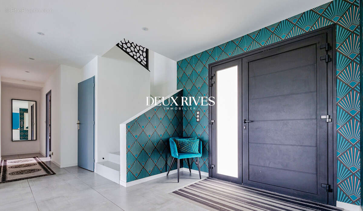 Maison 350 m² à La Chapelle-Sur-Erdre  - photo 6