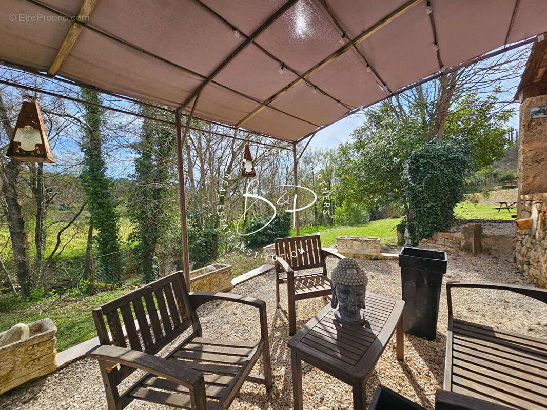 Maison à ENTRECASTEAUX