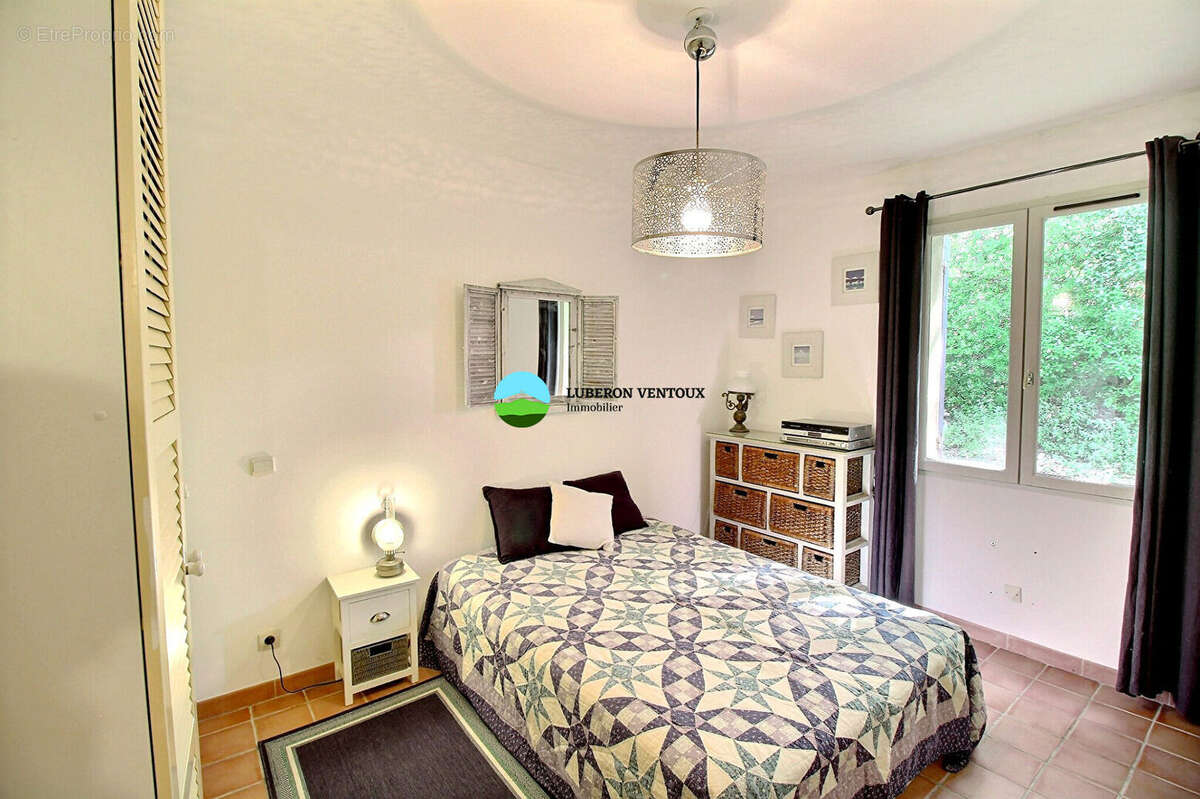 Maison de plain-pied 127 m² ? Jardin arboré, grand garage et environnement privilégié - photo 7