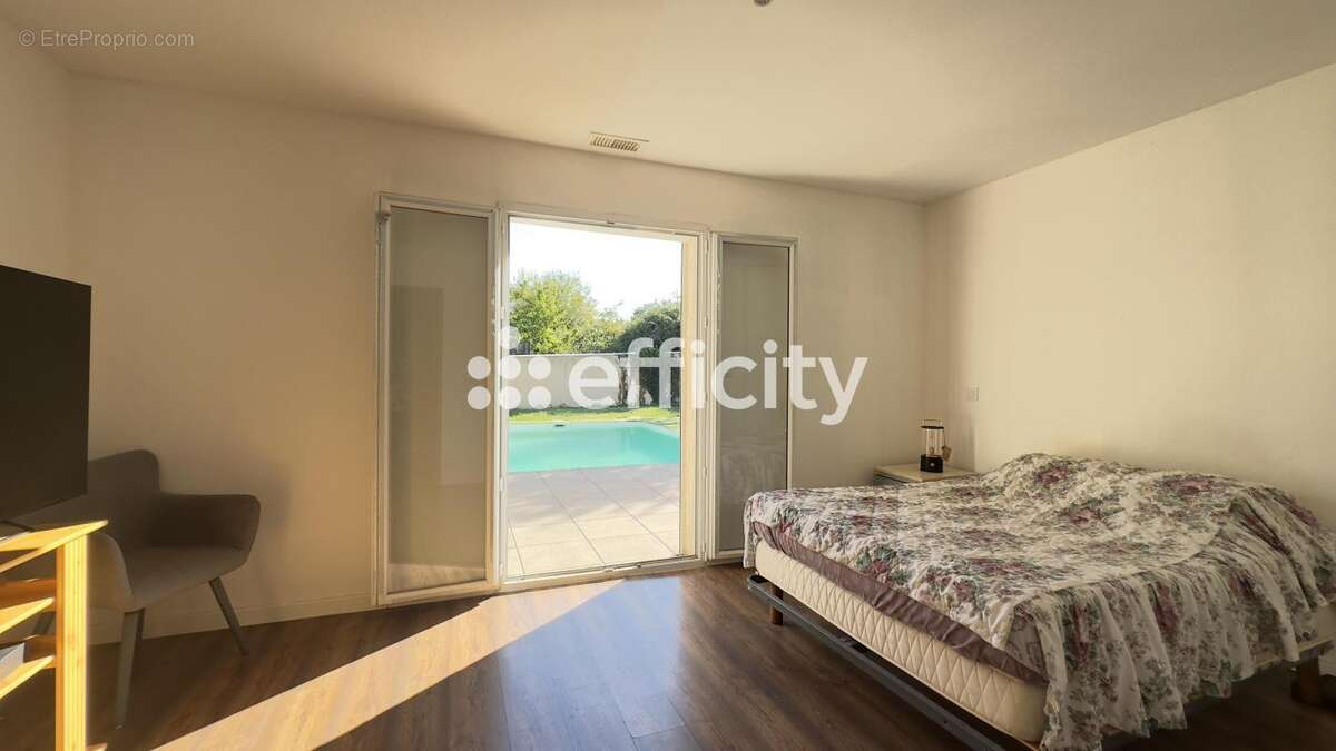 Maison à COLLORGUES