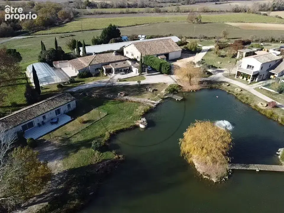 Propriété d'exception à Barjac au coeur de 8 hectares avec lac privé - photo 34