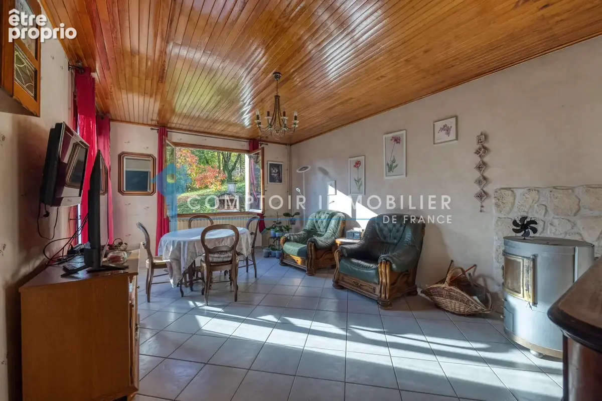 Dpt (38) - Isère -  Propriété de 140m2 sur un terrain de 7708 m2 - photo 7