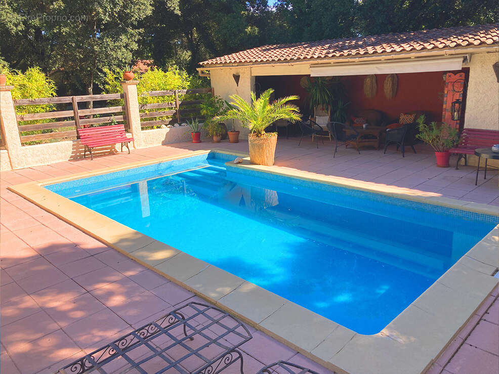 Maison à SAINT-RESTITUT