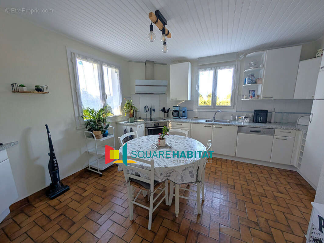 Maison à LA MEMBROLLE-SUR-LONGUENEE