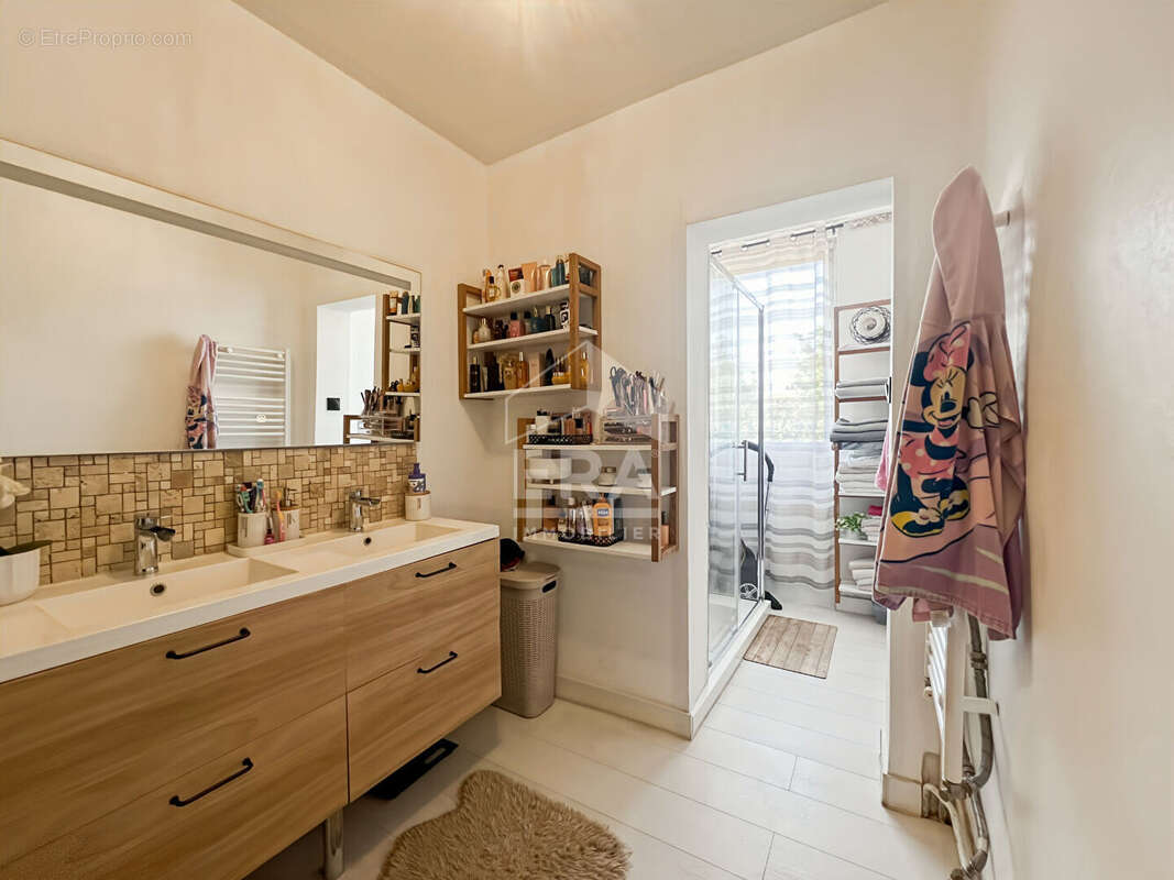 Appartement 73m² à marignane - photo 6