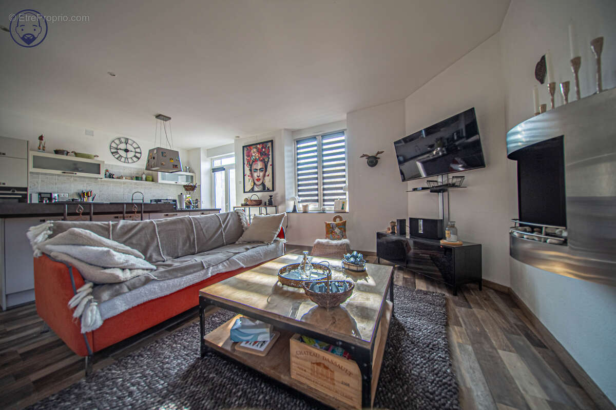 Maison à THIAUCOURT-REGNIEVILLE