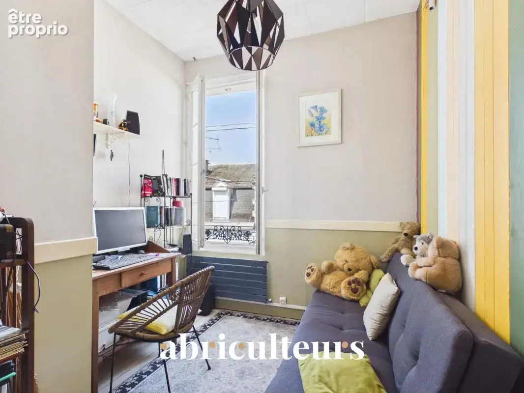 Maison de ville de 90 m² avec cour en vente à Saintes (17100) - photo 9